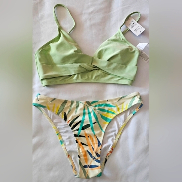 14.🆕Small Cupshe Bright Leafy Print Bottom & Mint Green TwistTop Bikini Set NWT - Picture 3 of 4